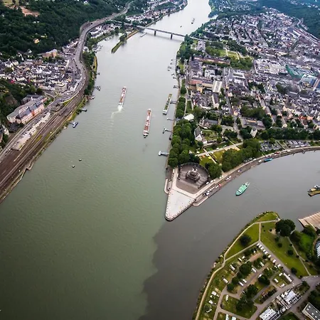 Am Moselufer Im Kurort Koblenz-guls * Koblenz (Rhineland-Palatinate)